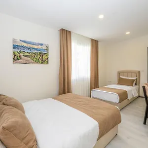3* Hotel Gloria Airport