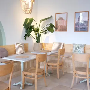3* Hotel Meshk Airport