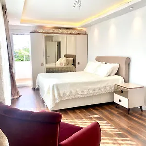 Guest house Wonderful Airport 5 Minutes, Arnavutkoy